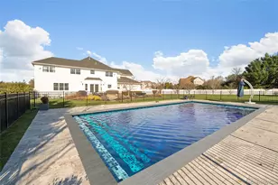 2 Holly Ct, Miller Place, NY 11764 - Photo 38