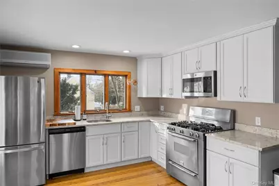 232 N Country Road, Mount Sinai, NY 11766 - Photo 4