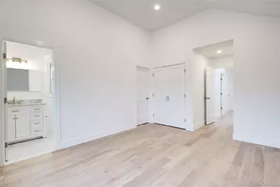 56 Kirkwood Road, Port Washington, NY 11050 - Photo 28