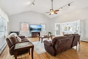 24 Rocco Dr, East Northport, NY 11731 - Photo 4