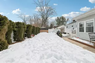 24 Rocco Dr, East Northport, NY 11731 - Photo 26