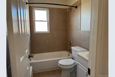 229 N Middletown Road #G, Pearl River, NY 10965 - Photo 8