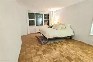 77 W 55th St, New York, NY 10019 - Photo 4