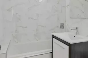 77 W 55th St, New York, NY 10019 - Photo 4