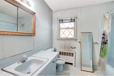 5 Chatham Place, Dix Hills, NY 11746 - Photo 12