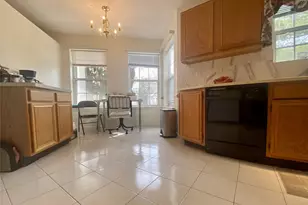 83 Roundtop Rd, Yonkers, NY 10710 - Photo 8