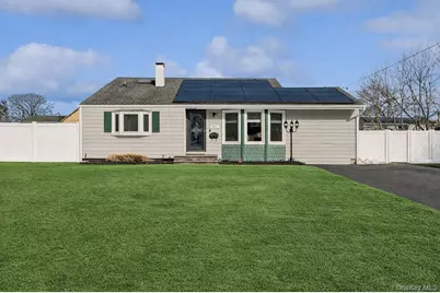 3011 Maine Avenue, Medford, NY 11763 - Photo 1