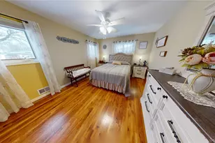 8 Mulberry Dr, Smithtown, NY 11787 - Photo 16