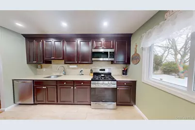 8 Mulberry Drive, Smithtown, NY 11787 - Photo 8