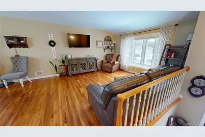 8 Mulberry Drive, Smithtown, NY 11787 - Photo 12