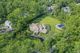 28 Dunlop Rd, Huntington, NY 11743 - Photo 2