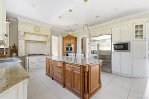 28 Dunlop Rd, Huntington, NY 11743 - Photo 10