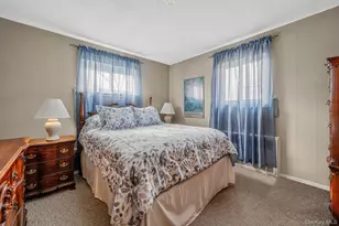 690 N Delaware Ave, Lindenhurst, NY 11757 - Photo 18