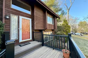 146 Crystal Brook Hollow Rd, Port Jefferson, NY 11777 - Photo 4