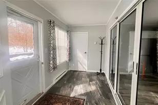 421 Weymouth Ct, Ridge, NY 11961 - Photo 4