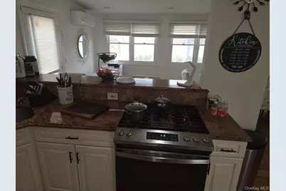 10 Bainbridge Avenue, Melville, NY 11747 - Photo 14