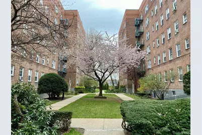 32 Cathedral Avenue #6C, Hempstead, NY 11550 - Photo 2