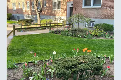 32 Cathedral Avenue #6C, Hempstead, NY 11550 - Photo 4
