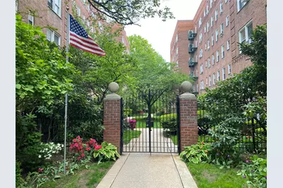 32 Cathedral Avenue #6C, Hempstead, NY 11550 - Photo 1