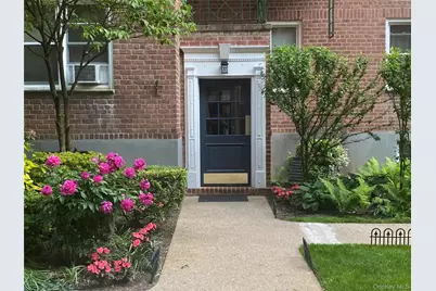 32 Cathedral Avenue #6C, Hempstead, NY 11550 - Photo 4