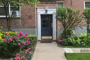 32 Cathedral Ave, Hempstead, NY 11550 - Photo 4