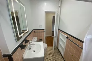 32 Cathedral Ave, Hempstead, NY 11550 - Photo 12