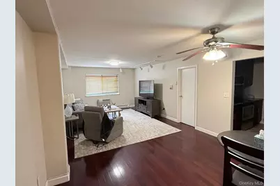 530 Hudson Avenue #A3, Cedarhurst, NY 11516 - Photo 2