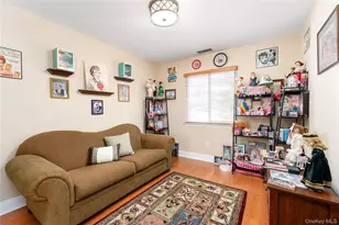 654 Birchwood Park Dr, Middle Island, NY 11953 - Photo 16