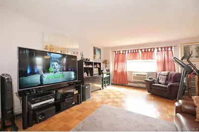 8900 170th Street #6M, Jamaica, NY 11432 - Photo 4