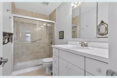 32 Stratford Green, Farmingdale, NY 11735 - Photo 26