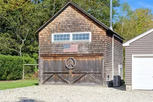 3275 Skunk Ln, Cutchogue, NY 11935 - Photo 14