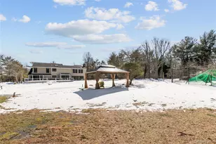 45 Carriage Ct, Muttontown, NY 11791 - Photo 50