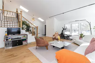 45 Carriage Ct, Muttontown, NY 11791 - Photo 8