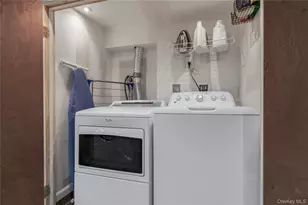 64-72 84th Pl, Middle Village, NY 11379 - Photo 20