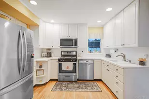 18 Enfield Ln, Kings Park, NY 11754 - Photo 10