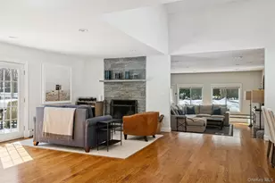 4 Stuart Ct, Hampton Bays, NY 11946 - Photo 8