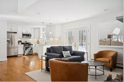 4 Stuart Court, Hampton Bays, NY 11946 - Photo 6