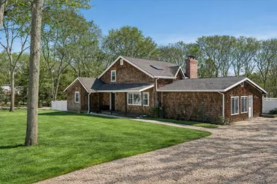 4 Stuart Court, Hampton Bays, NY 11946 - Photo 1