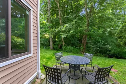 118 Stone Bridge Square #118, Chappaqua, NY 10514 - Photo 10