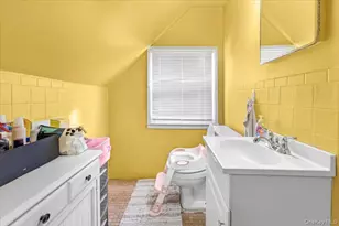 7 Constable Ln, Levittown, NY 11756 - Photo 16