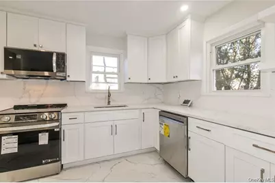 25105 51st Avenue, Little Neck, NY 11362 - Photo 10