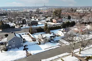 24 Elderberry Rd, Syosset, NY 11791 - Photo 48