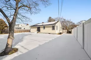 24 Elderberry Rd, Syosset, NY 11791 - Photo 38