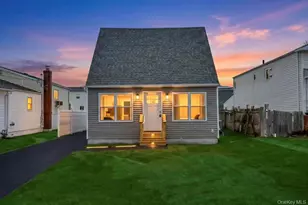 52 Halycon Rd, Lindenhurst, NY 11757 - Photo 2