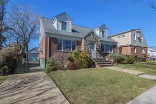 86-10 250th St, Bellerose, NY 11426 - Photo 2