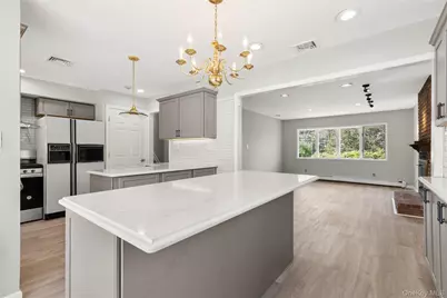 336 Dix Hills Road, Dix Hills, NY 11747 - Photo 4