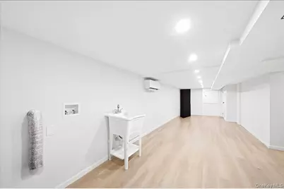 2257 Hampden Place, Bronx, NY 10468 - Photo 36