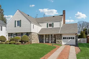 87 Wyatt Rd, Garden City, NY 11530 - Photo 2