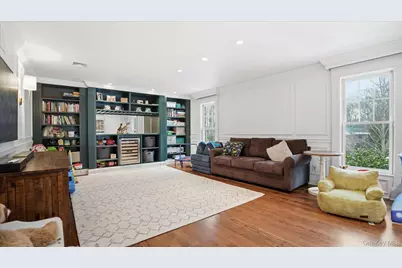 16 Daniel Lane, Dix Hills, NY 11746 - Photo 20