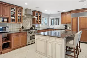 16 Daniel Ln, Dix Hills, NY 11746 - Photo 16